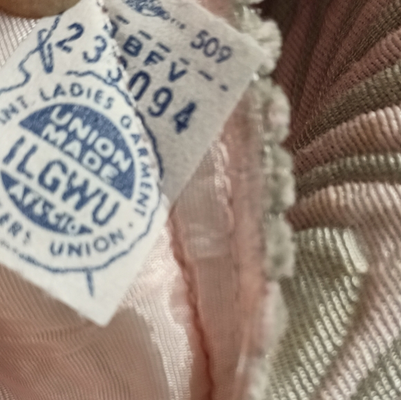 BEAUTIFUL 60S PINK AND GREEN MATLASSE DRESS! - Picture 5 of 16